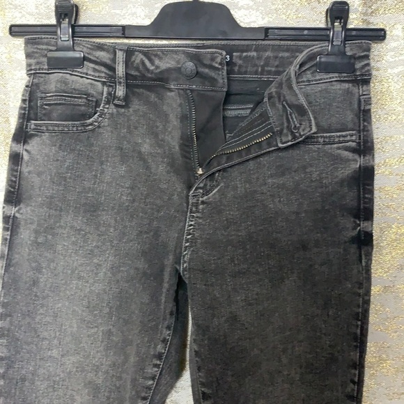 CELLO Grey Wash Mid Rise Straight Ankle Raw Hem Jeans Size 3 - Picture 5 of 14